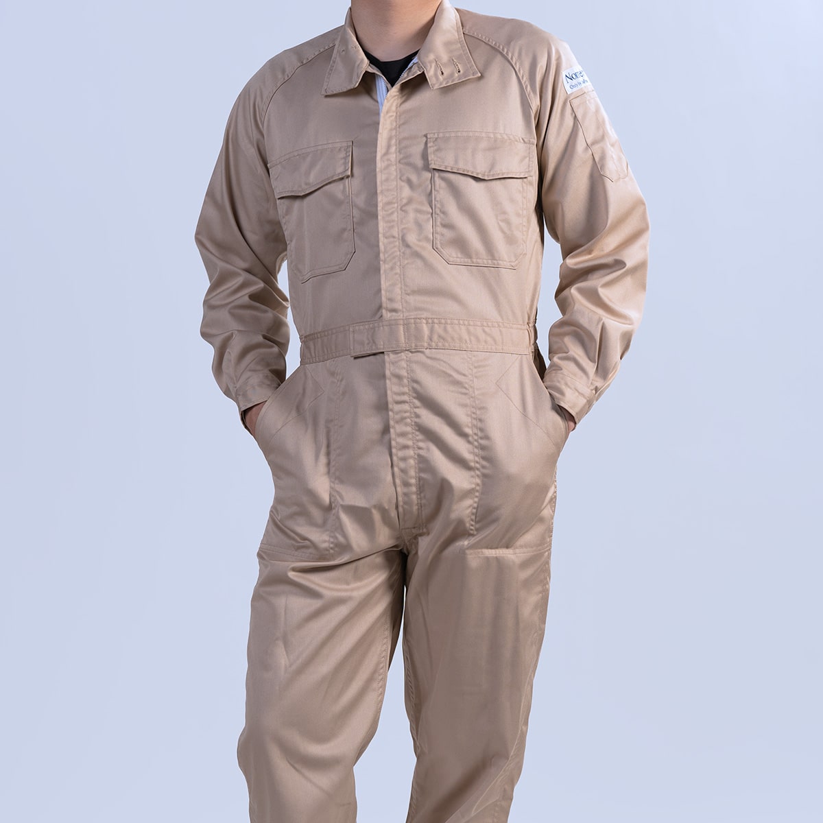 model:180cm size:LL color:106ベージュ