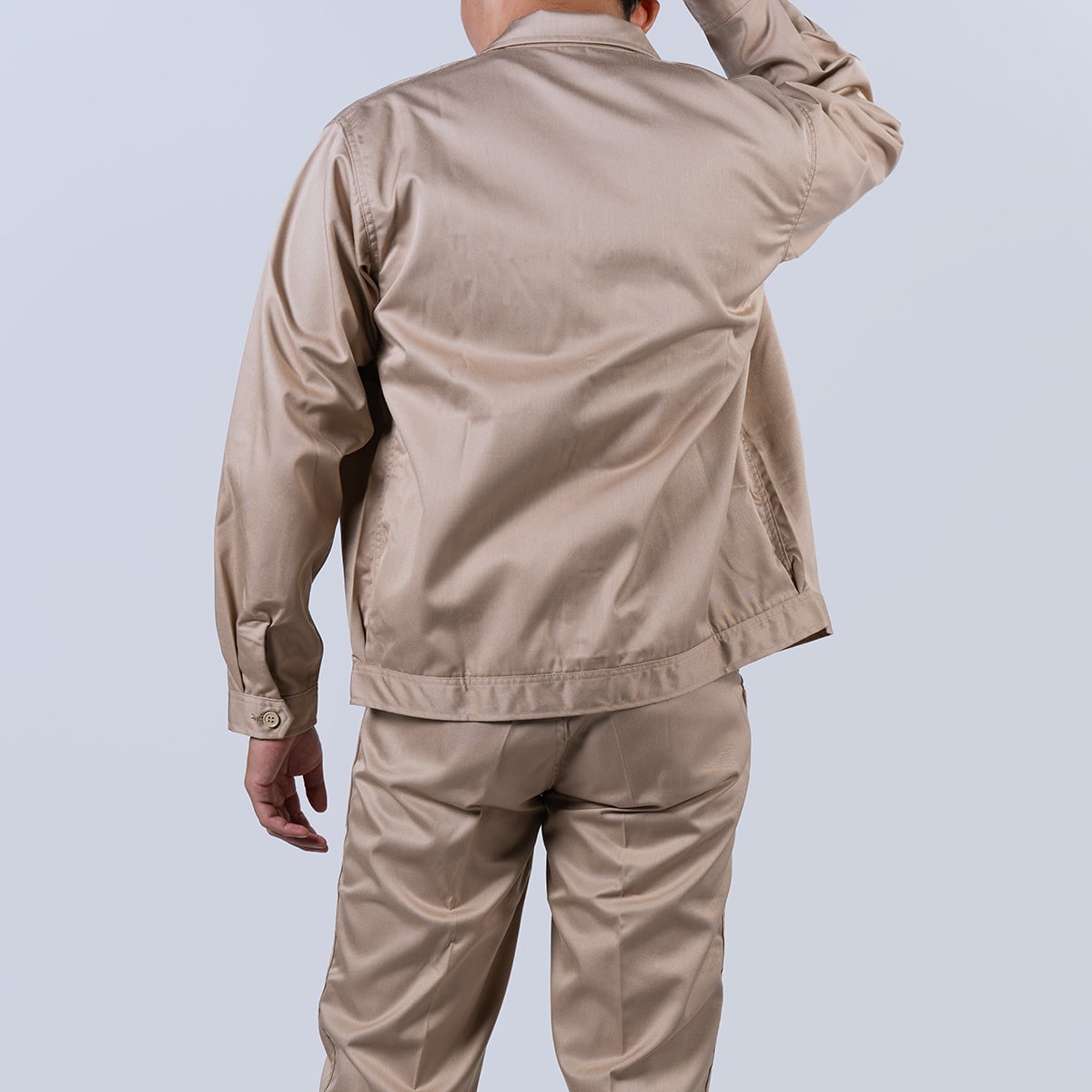 model:171cm size:L color:106ベージュ