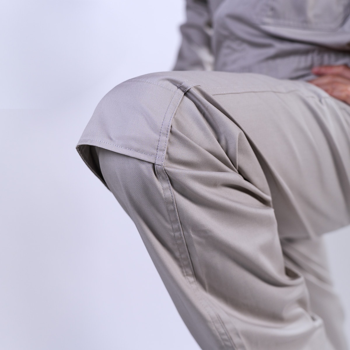 膝部伸縮性のパワーネット生地仕様