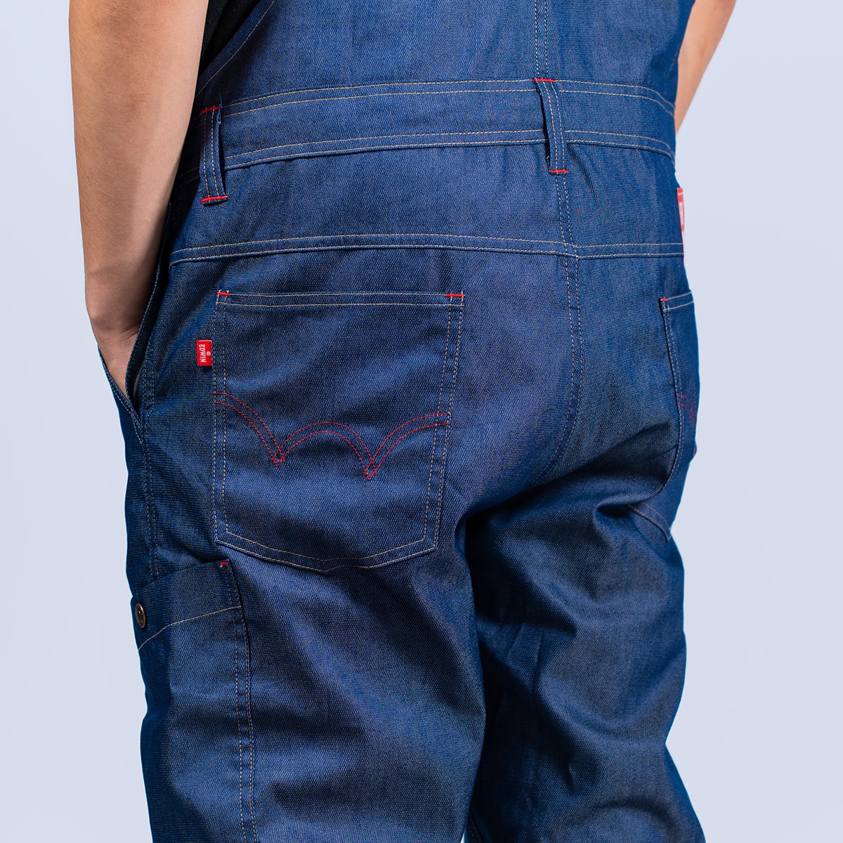 ピスポケットにはEDWINステッチ