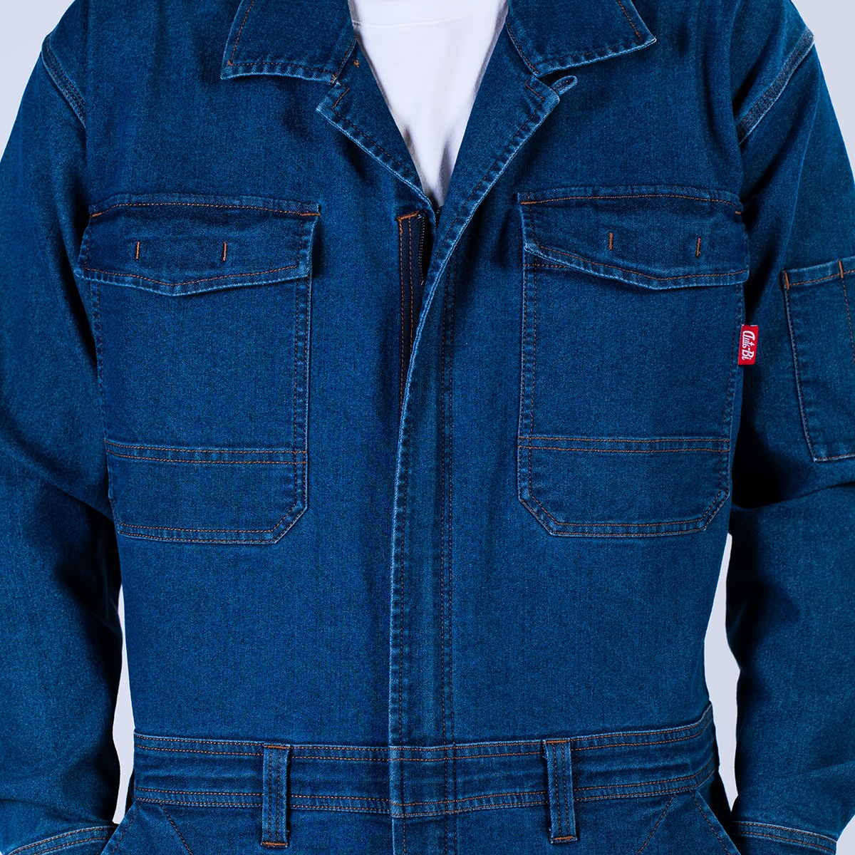 破れにくい底部二重胸ポケット