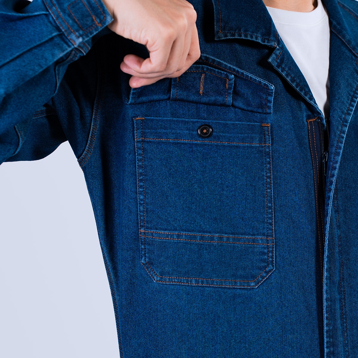 両胸縫い付けプラスチックボタン仕様