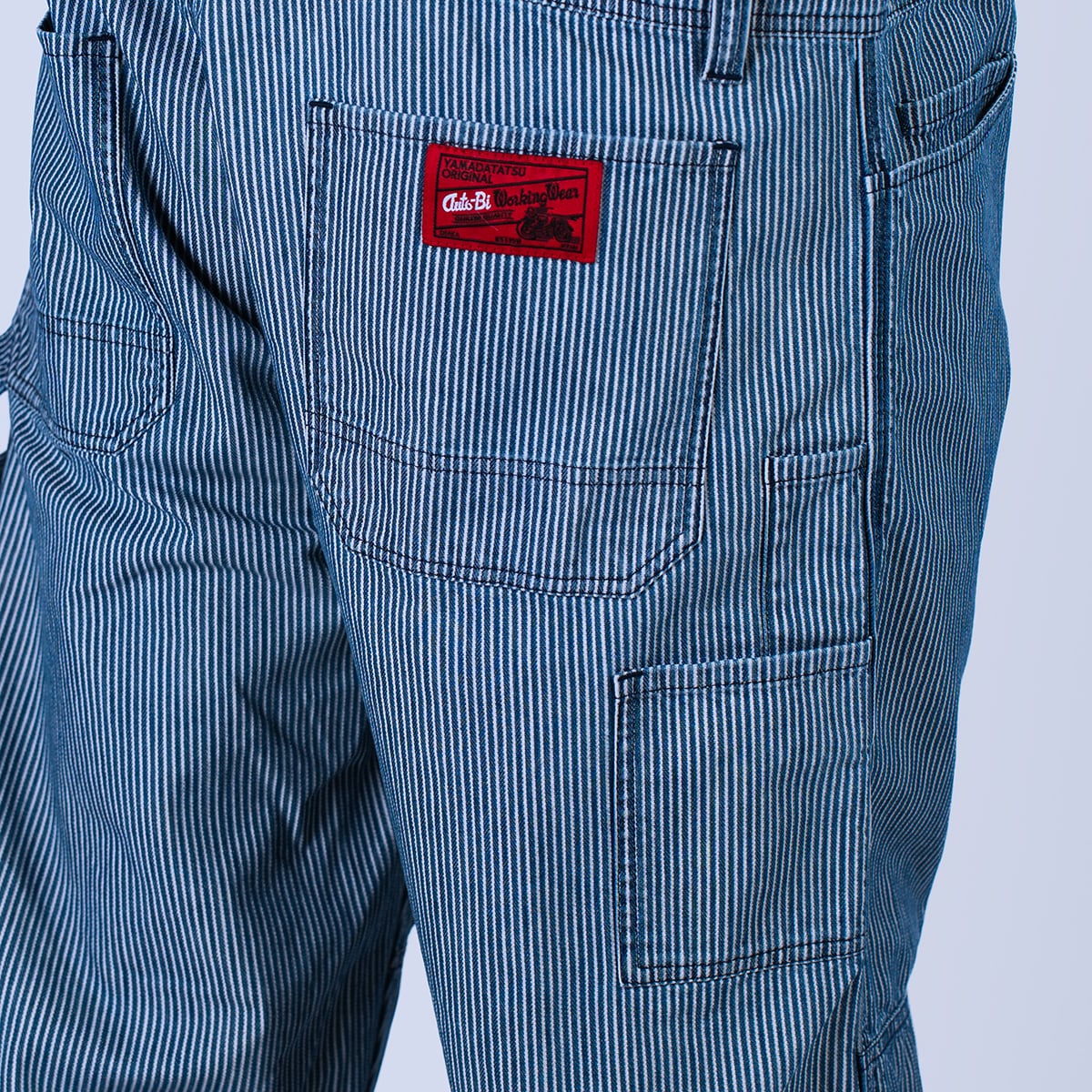 右脚にダブルツールポケット