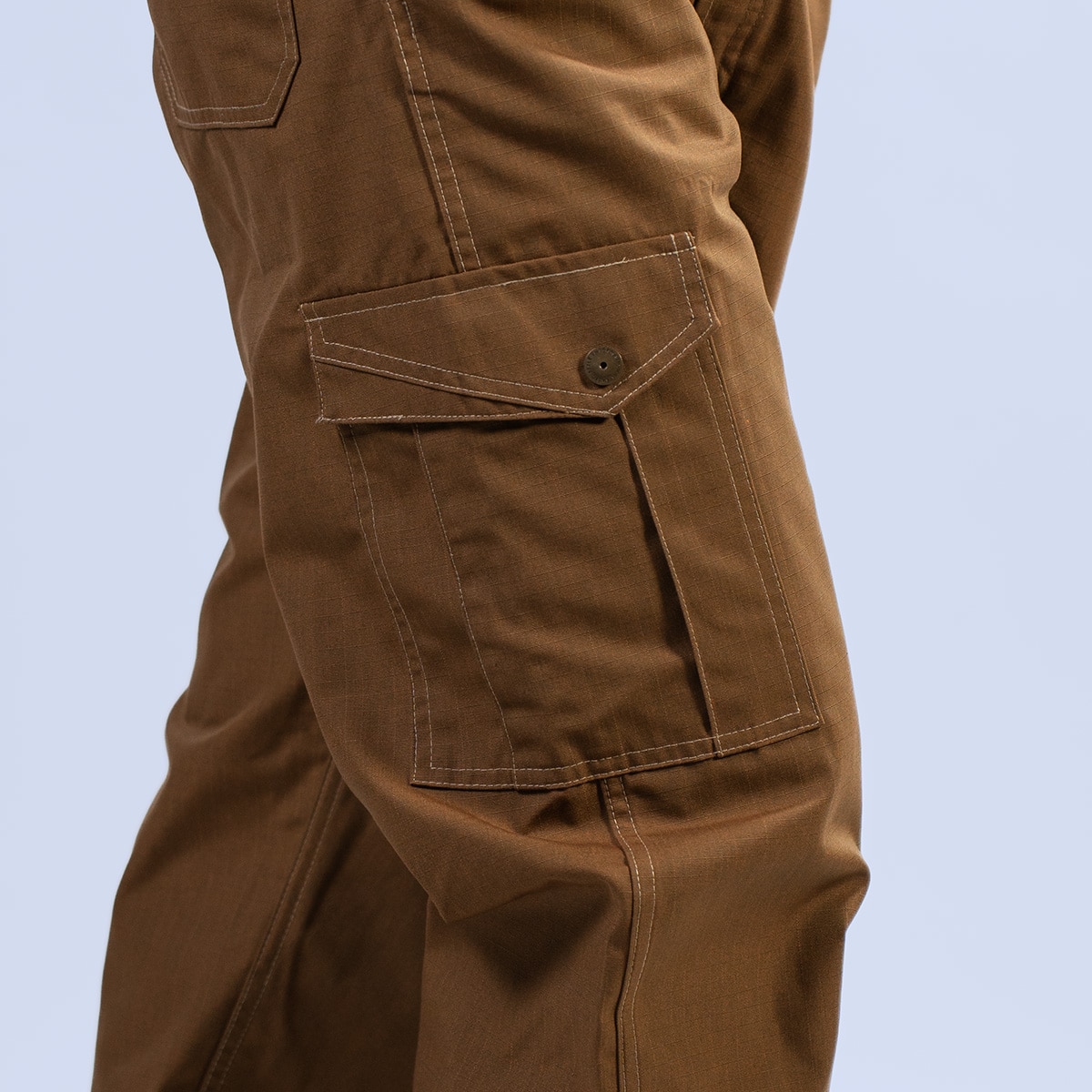 両脚カーゴポケット付き